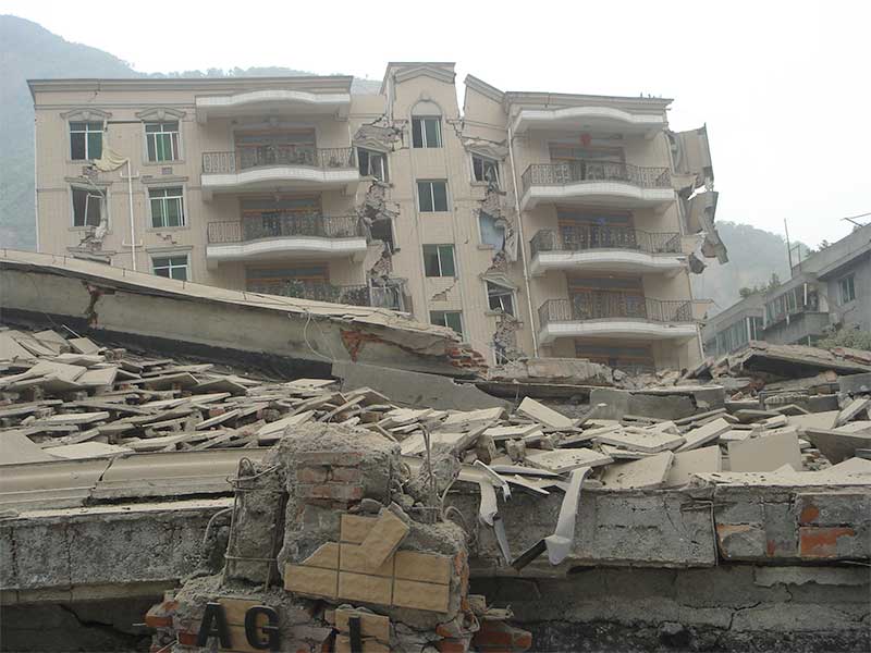 earthquake damage to building
