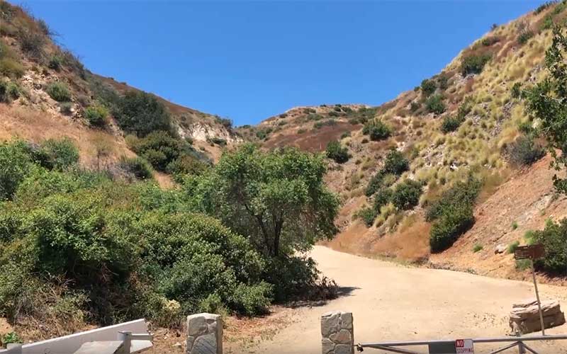 Stough Canyon trailhead by Jose Mier